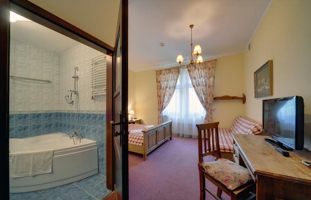 Hotel Magnes 스클라르스카포렘바 외부 사진